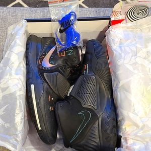 Nike Kyrie 6 Shot Clock BQ4630. Men's Sz 10. Black, Velcro Mid Basketball Shoes.